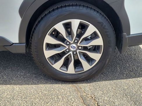 Certified 2025 Subaru Outback Limited AWD/4WD image 11