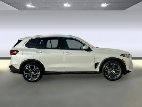 New 2026 BMW X5 xDrive40i w/ Climate Comfort Package image 7