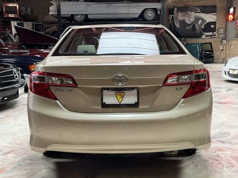 Used 2012 Toyota Camry LE FWD image 6