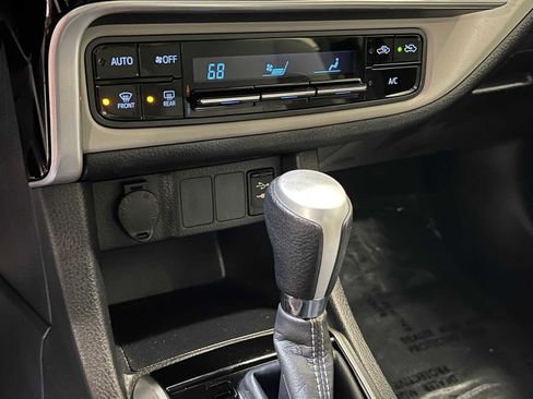 Used 2017 Toyota Corolla LE image 23