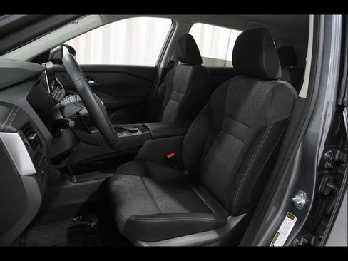 Used 2026 Nissan Rogue SV AWD/4WD image 5