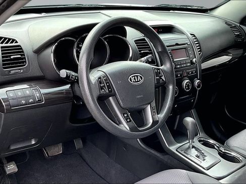 Used 2012 Kia Sorento LX w/ Convenience Pkg FWD image 14