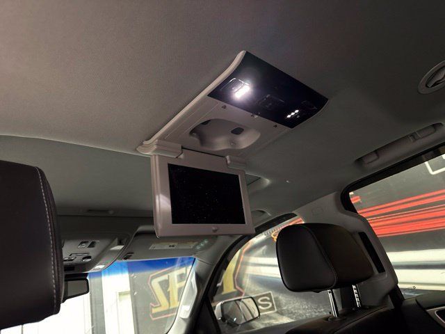 Used 2019 GMC Yukon XL Denali w/ Denali Ultimate Package AWD/4WD image 14
