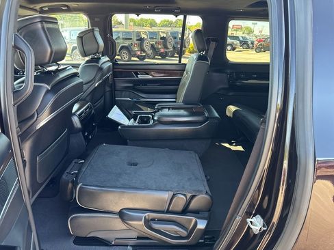 Used 2023 Jeep Grand Wagoneer L Series II AWD/4WD image 26