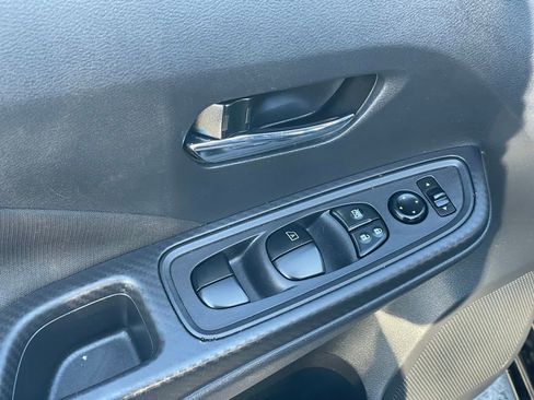 Certified 2022 Nissan Versa SV w/ Trunk Package image 13