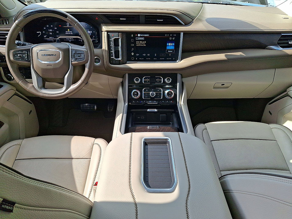 Used 2024 GMC Yukon Denali w/ Advanced Technology Package AWD/4WD image 10