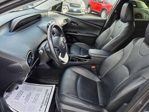 Used 2018 Toyota Prius Prime Premium image 9