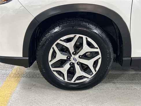 Certified 2021 Subaru Forester Premium image 10