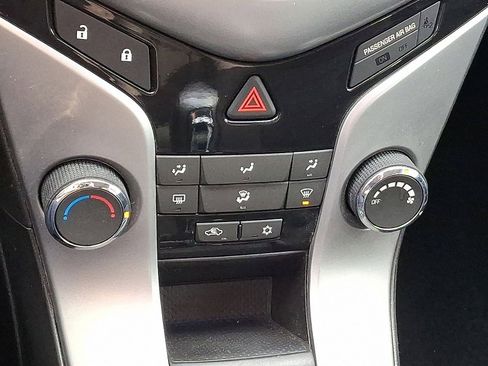 Used 2014 Chevrolet Cruze LT image 31