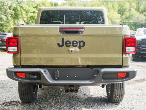 New 2025 Jeep Gladiator Sport image 5