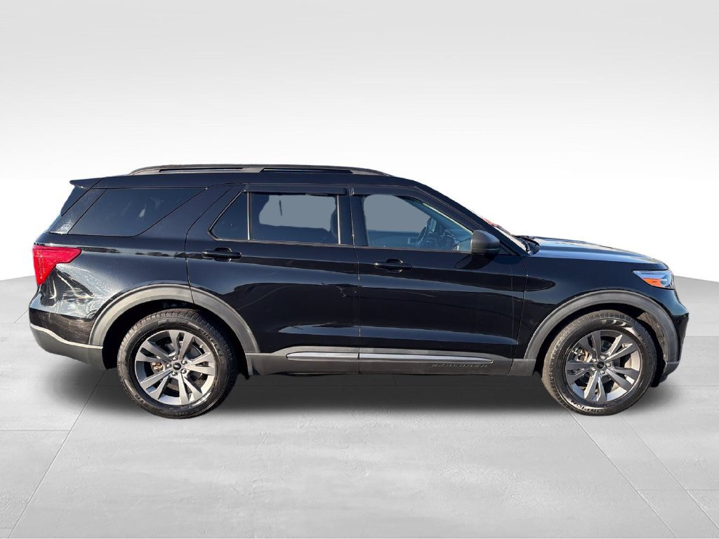 Used 2021 Ford Explorer XLT w/ Equipment Group 202A AWD/4WD image 6