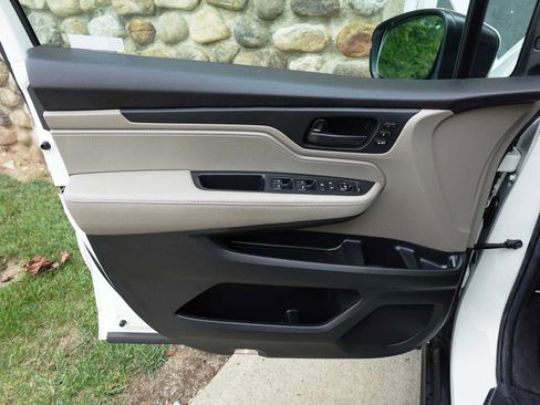 Used 2019 Honda Odyssey EX-L image 11