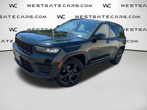 Used 2023 Jeep Grand Cherokee Altitude AWD/4WD image 1