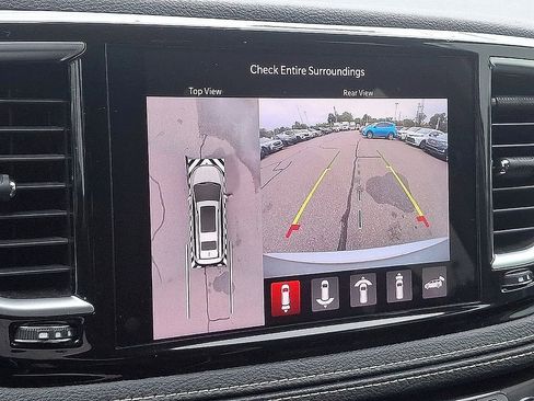 Used 2021 Chrysler Pacifica Limited w/ Premium & Safety Sphere Group image 17