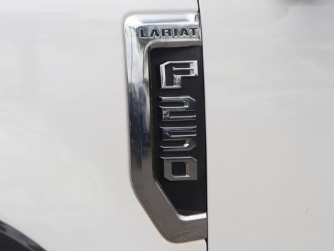 Used 2018 Ford F250 Lariat w/ Lariat Ultimate Package AWD/4WD image 4
