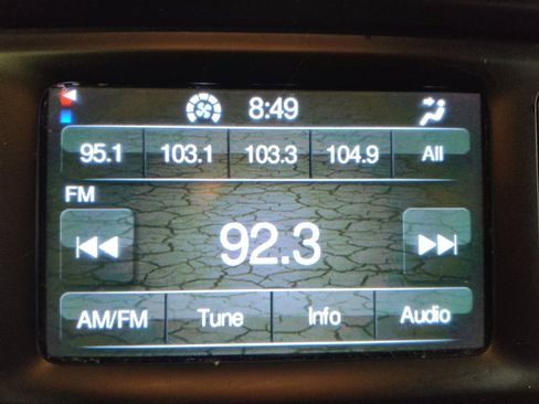 Used 2016 Jeep Cherokee Latitude w/ Safety/Convenience Group image 25