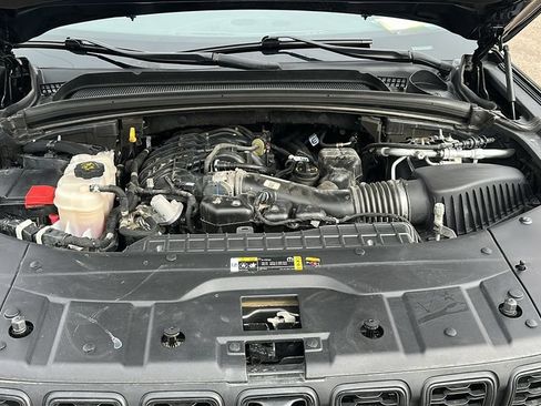 Used 2024 Jeep Grand Cherokee Limited w/ Luxury Tech Group II AWD/4WD image 33