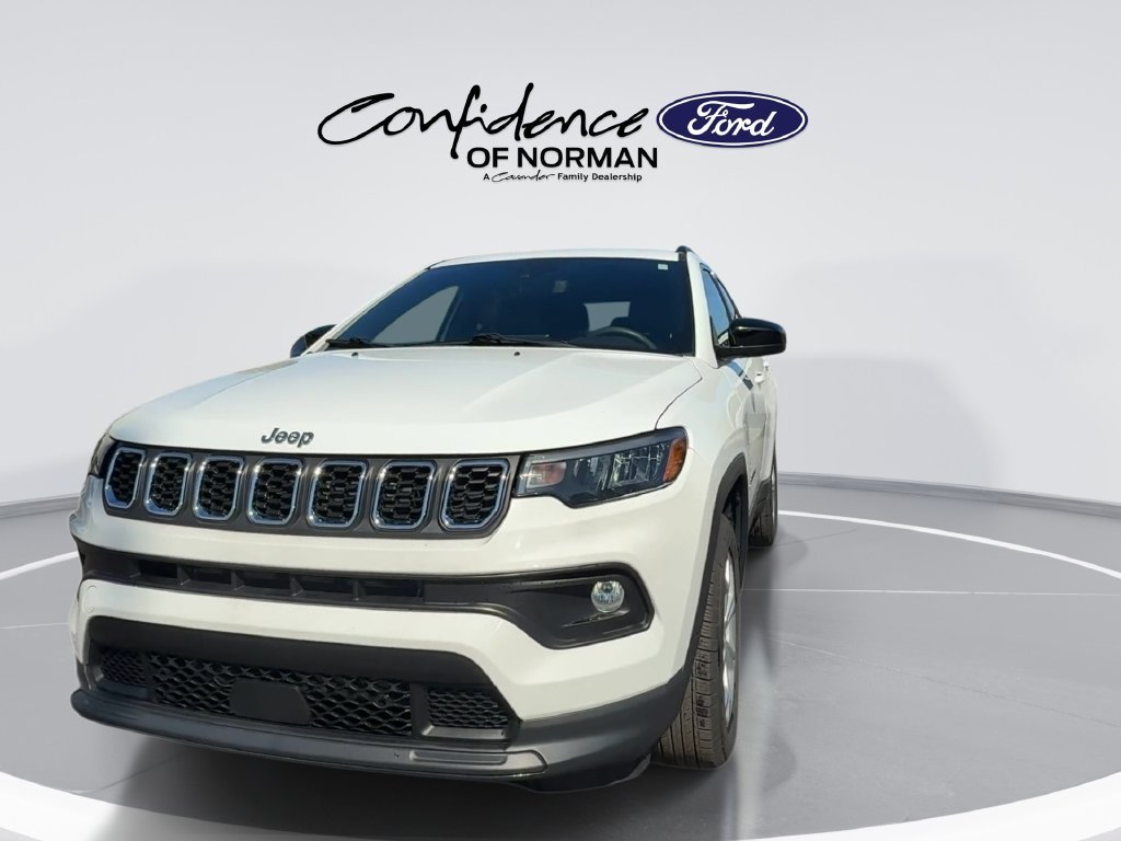 Used 2024 Jeep Compass Latitude AWD/4WD image 4