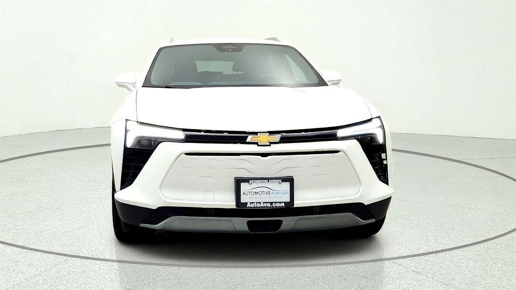 Used 2024 Chevrolet Blazer EV LT AWD/4WD image 2