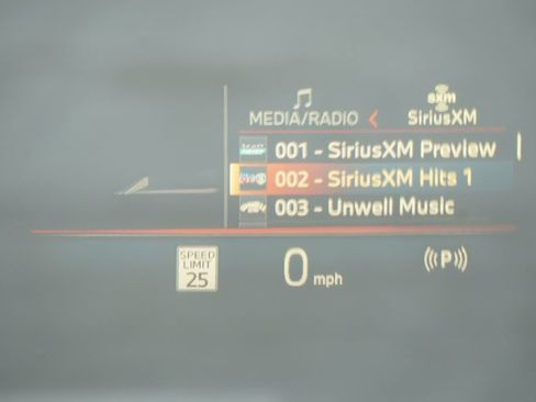 Used 2025 BMW X5 xDrive50e w/ Premium Package image 9