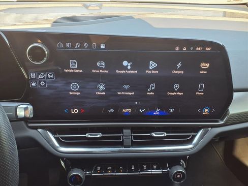 Used 2025 Chevrolet Equinox EV LT image 17