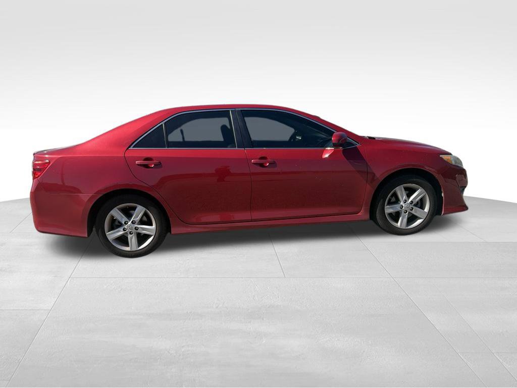 Used 2014 Toyota Camry SE FWD image 35