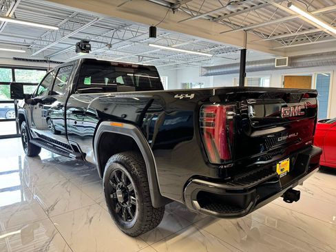 Used 2026 GMC Sierra 3500 AT4 w/ AT4 Premium Plus Package AWD/4WD image 7