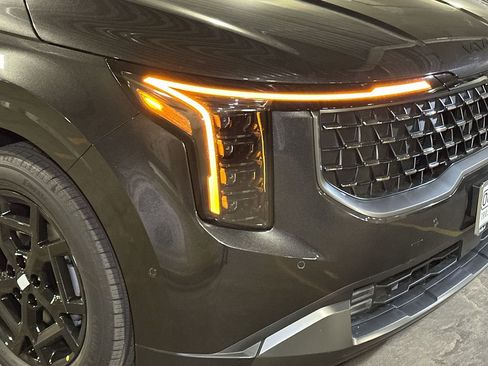 New 2026 Kia Carnival SX Prestige image 11