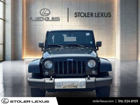 Used 2014 Jeep Wrangler Unlimited Sahara w/ Connectivity Group AWD/4WD image 2