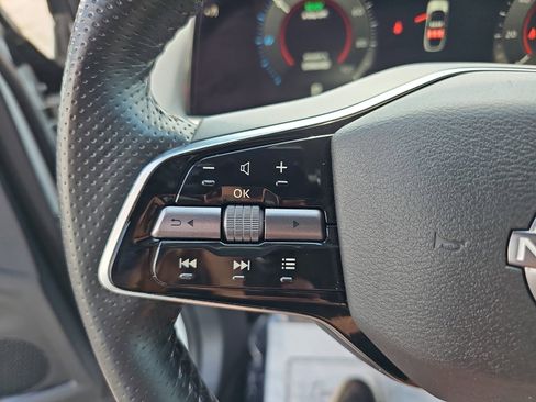 Used 2023 Nissan Ariya FWD image 17