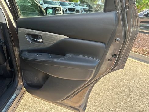 Used 2016 Nissan Murano Platinum w/ Platinum Technology Package FWD image 21