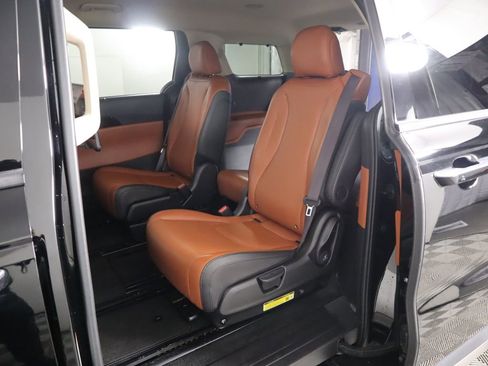 Used 2024 Kia Carnival SX image 22