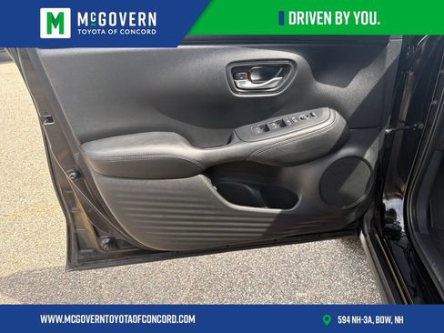 Used 2025 Honda HR-V LX image 17