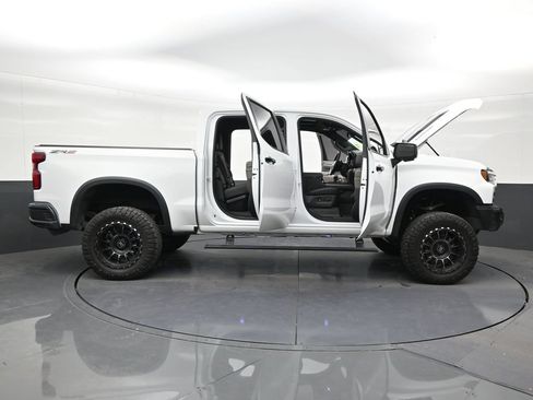 Used 2023 Chevrolet Silverado 1500 ZR2 w/ ZR2 Bison Edition AWD/4WD image 29