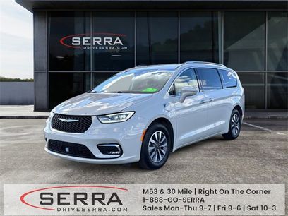 Used 2021 Chrysler Pacifica Touring-L