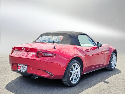 Used 2017 MAZDA MX-5 Miata Sport RWD image 32