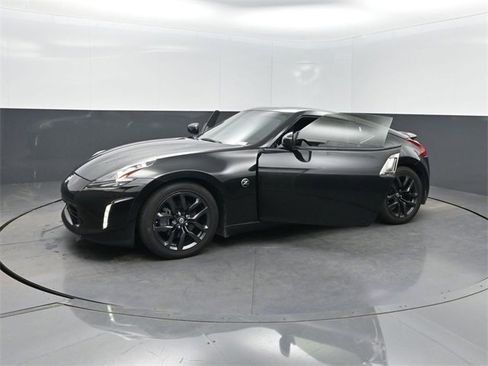 Used 2020 Nissan 370Z Touring w/ Aerodynamics Package image 28