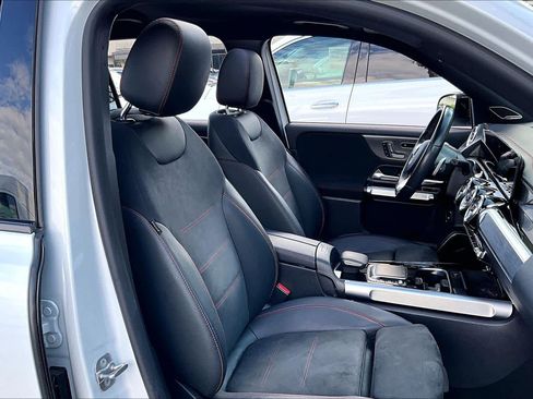 Used 2023 Mercedes-Benz EQB 250+ image 8