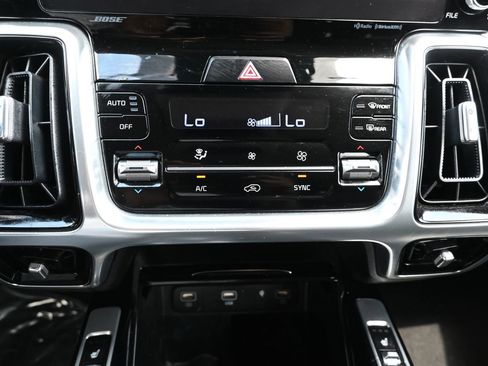 Used 2021 Kia Sorento FWD image 21