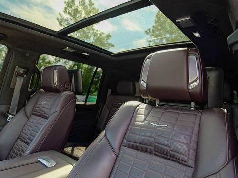 Used 2024 Cadillac Escalade ESV Premium Luxury Platinum AWD/4WD image 22
