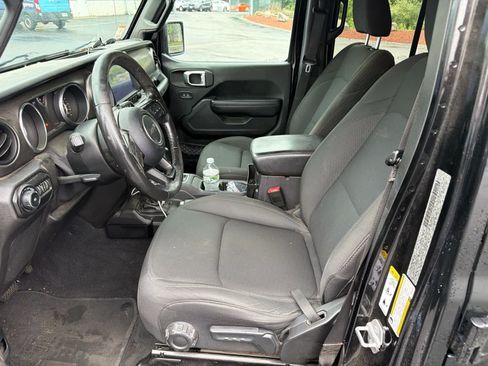 Used 2019 Jeep Wrangler Unlimited Sport S AWD/4WD image 5