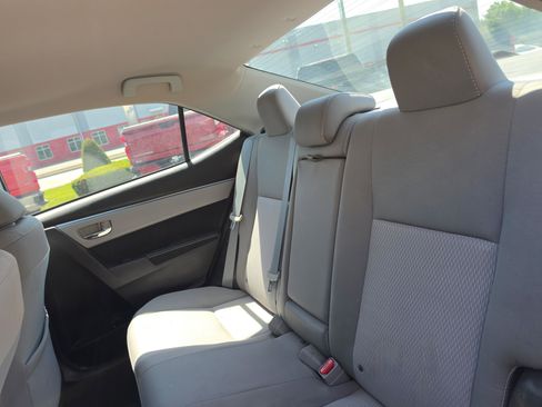 Used 2015 Toyota Corolla LE FWD image 11