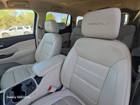 Used 2023 GMC Acadia Denali FWD image 13