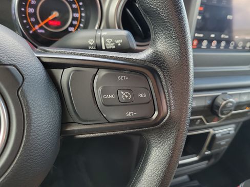Used 2023 Jeep Wrangler Sport AWD/4WD image 16