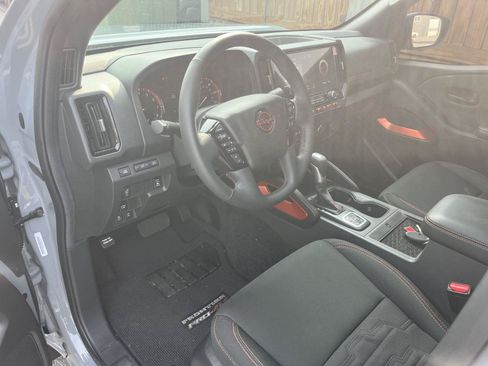 Used 2026 Nissan Frontier PRO-4X w/ Pro-4x Convenience Package AWD/4WD image 11