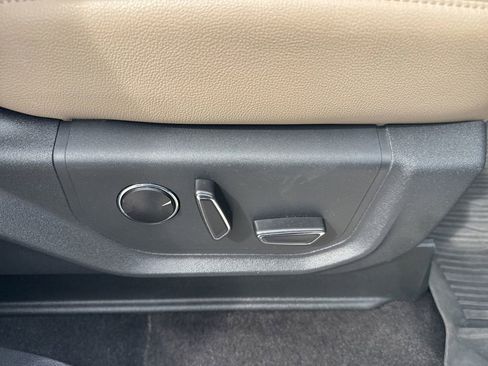 Used 2023 Ford Expedition Limited RWD image 35