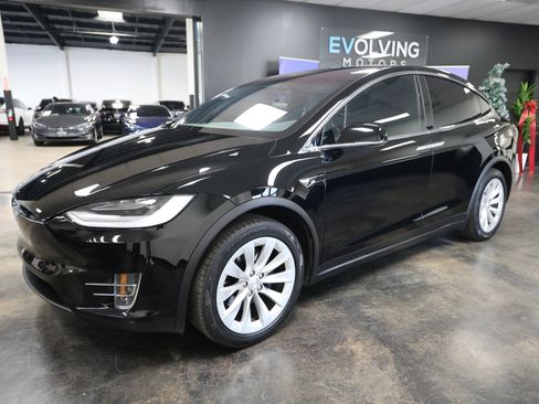 Used 2020 Tesla Model X Long Range image 3