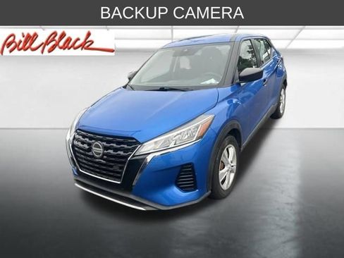 Used 2021 Nissan Kicks S FWD image 2