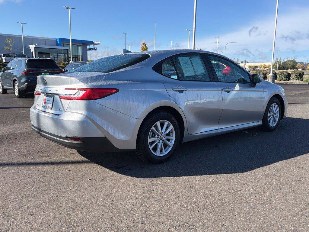 Used 2025 Toyota Camry LE FWD image 7