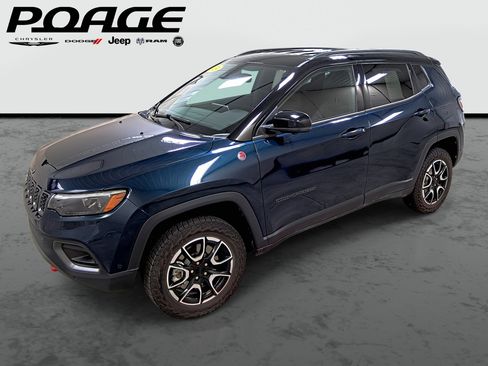 Used 2024 Jeep Compass Trailhawk w/ Trailhawk Elite Group image 1